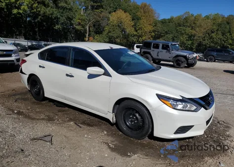 2017 Nissan Altima 2.5 z USA, uszkodzony, nr VIN 1N4AL3AP1HC137151